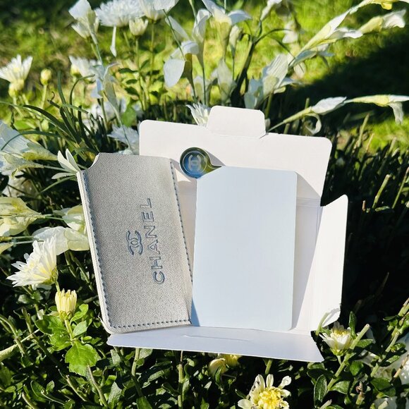 Chanel Beauty Pocket Mirror & Leather Card Holder Silver - Picture 8 of 10